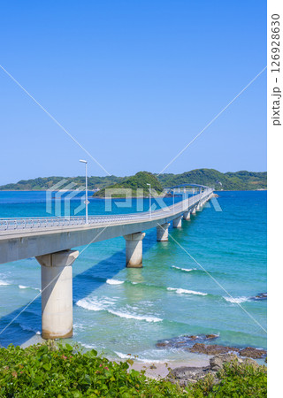 【縦写真】角島大橋 126928630