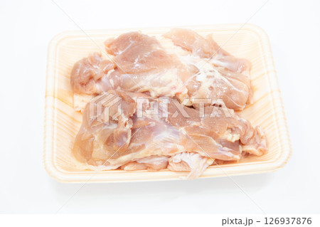 鶏もも肉 126937876