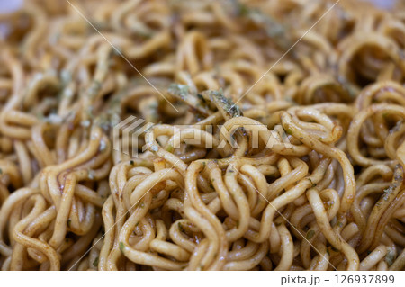 カップ焼きそば 126937899