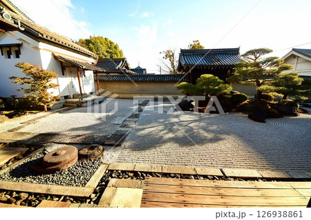 京都府　東寺 観智院・涅槃禄の庭「長者の庭」 京都市 南区 九条町　2022年2月 126938861