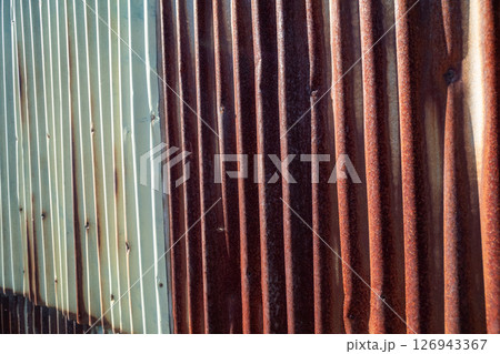 古いトタンの壁 126943367