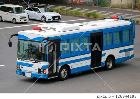 警察車両（護送車）　イメージ 126944195