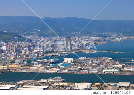 【香川県】屋島山頂「やしまーる展望台」から見た高松市街地の風景(日本観光地100選) 【香川県】屋島山頂「やしまーる展望台」から見た高松市街地の風景(日本観光地100選) 126945107