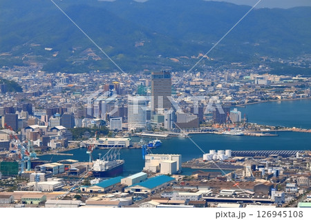 【香川県】屋島山頂「やしまーる展望台」から見た高松市街地の風景(日本観光地100選) 【香川県】屋島山頂「やしまーる展望台」から見た高松市街地の風景(日本観光地100選) 126945108