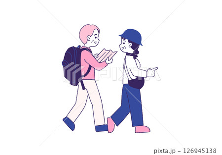 散策を楽しむシニア夫婦 126945138