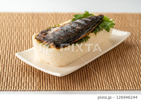 家庭で作る手作り焼き鯖寿司 126946244