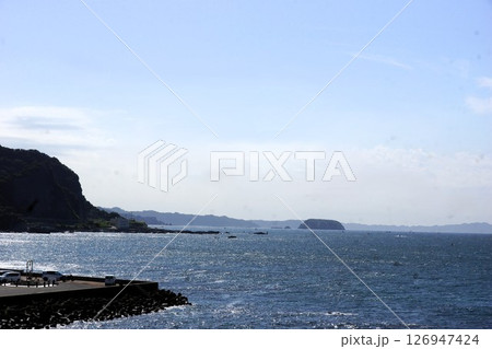 東京湾フェリーからの風景 東京湾(千葉県房総半島浜金谷港付近) 東京湾フェリーからの風景 東京湾(千葉県房総半島浜金谷港付近) 126947424