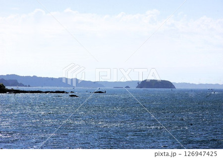 東京湾フェリーからの風景 東京湾(千葉県房総半島浜金谷港付近) 東京湾フェリーからの風景 東京湾(千葉県房総半島浜金谷港付近) 126947425