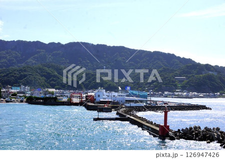東京湾フェリーからの風景 東京湾(千葉県浜金谷港) 東京湾フェリーからの風景 東京湾(千葉県浜金谷港) 126947426
