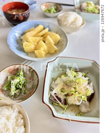 カツオのたたき　ご飯、和食 126947672
