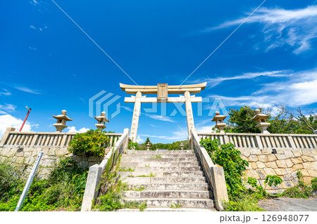 伊和都比売神社　鳥居と初秋の青空3　兵庫県赤穂市 126948077