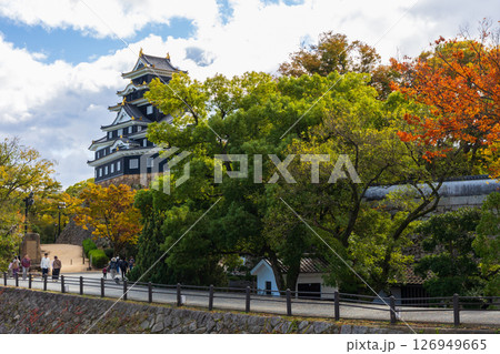 秋の岡山県岡山市　日本100名城　岡山城 126949665
