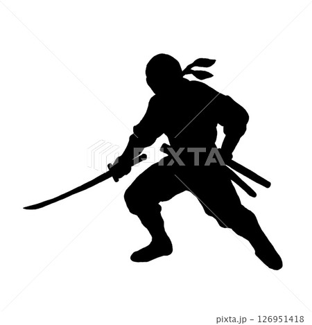 刀を構えた忍者のシルエット素材（戦闘ポーズ・和風イラスト） 126951418