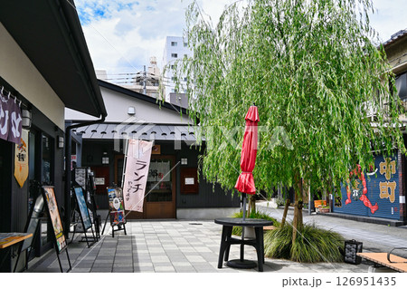 東京都八王子市　八王子花街　黒塀通り　桑都テラス 126951435