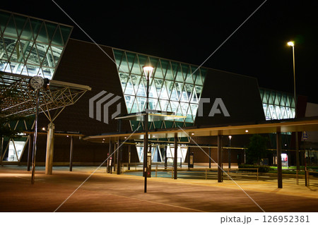 西九州新幹線 新大村駅 (夜間) 西九州新幹線 新大村駅 (夜間) 126952381