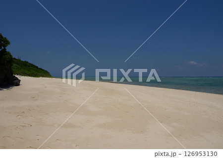 宮古島の青い海と空 宮古島の青い海と空 126953130