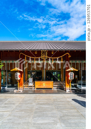 【東京都】神楽坂の街中にある赤城神社 126953701