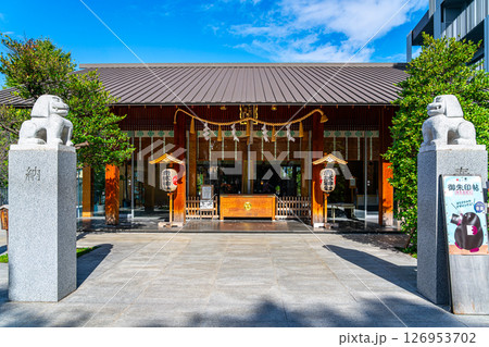 【東京都】神楽坂の街中にある赤城神社 126953702