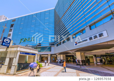 日本の横浜都市景観 相鉄横浜駅や横浜市営地下鉄ブルーライン横浜駅などを望む＝5日 126957038