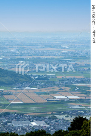遠望峰山（とぼねやま）から見た幸田町の田園風景 126958464