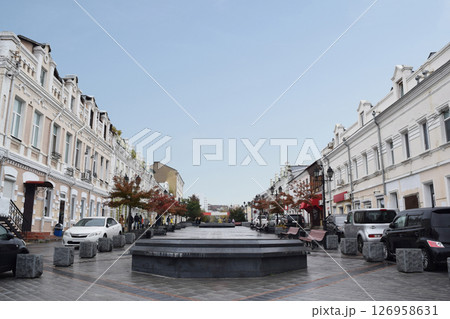 ロシア・ウラジオストク市街地の街並み(アドミララ・フォキナ通り) ロシア・ウラジオストク市街地の街並み(アドミララ・フォキナ通り) 126958631