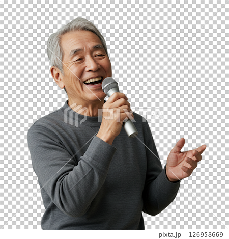 カラオケをする高齢男性 126958669