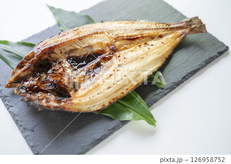 ホッケ塩焼き 126958752
