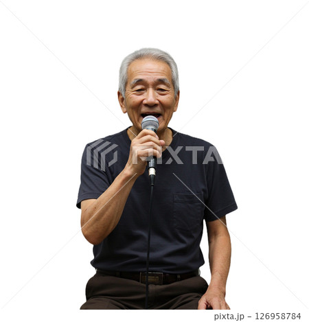 カラオケをする男性 126958784