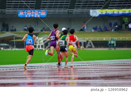 陸上の試合 126958962