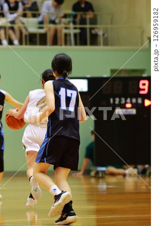バスケの試合 126959182