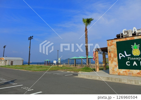 【広島県】晴天のベイサイドビーチ坂（水尻公園） 126960504