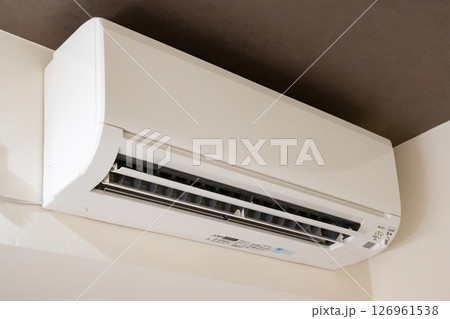 部屋の換気扇カバーを掃除したエアコン 126961538