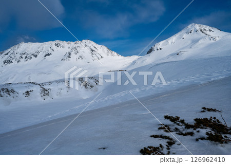 富山立山の雪山 富山立山の雪山 126962410