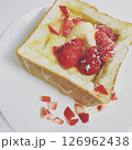 ハニートースト苺のせ 126962438