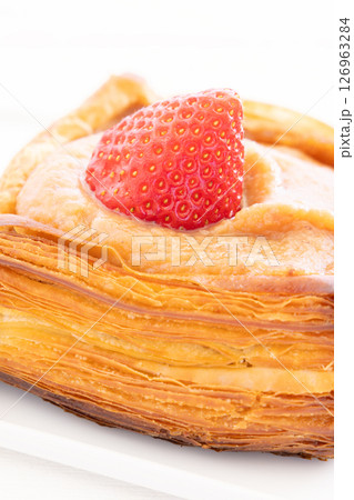 美味しいストロベリーデニッシュ 美味しいストロベリーデニッシュ 126963284