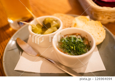 ポーランドのレストランで出た前菜 126964094