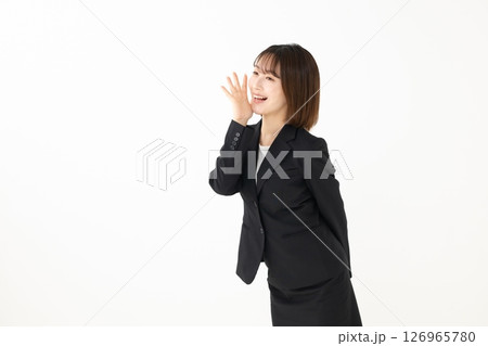 若いビジネスウーマン 応援 かけ声 若いビジネスウーマン 応援 かけ声 126965780