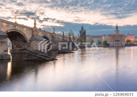 Charles Bridge at dawn, Prague, Czech Republic 126969035