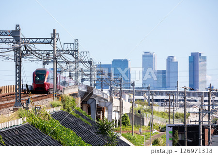 【近鉄名古屋線】近鉄名古屋駅へ向かう特急ひのとり 【近鉄名古屋線】近鉄名古屋駅へ向かう特急ひのとり 126971318