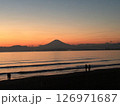 夕焼と富士山 126971687