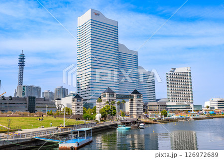 神奈川県 横浜市 汽車道からの都市風景 クイーンズスクエア横浜 神奈川県 横浜市 汽車道からの都市風景 クイーンズスクエア横浜 126972689