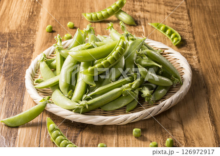 新鮮なスナップエンドウ 新鮮なスナップエンドウ 126972917