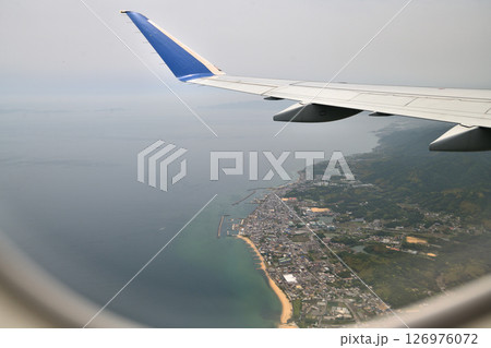 飛行機からの風景 神戸空港を飛び立ち淡路島仮屋港上空 飛行機からの風景 神戸空港を飛び立ち淡路島仮屋港上空 126976072