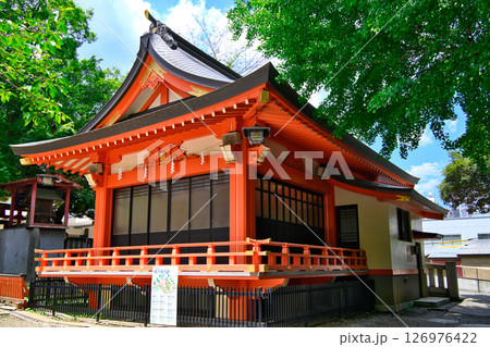 東京都新宿区　花園神社（はなぞのじんじゃ）　神楽殿 126976422