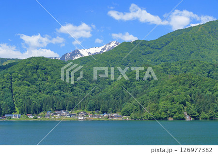 初夏の青木湖 126977382