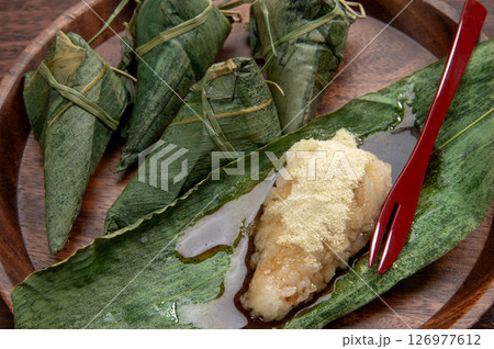 秋田の郷土料理、笹巻き 126977612