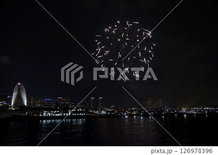 Yokohama Port Festival Fireworks Show Illuminates the Night Sky Yokohama Port Festival Fireworks Show Illuminates the Night Sky 126978396