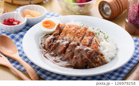 カツカレー 香ばしいカツとコク旨ルーの本格カレーライス カツカレー 香ばしいカツとコク旨ルーの本格カレーライス 126979258