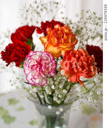 母の日のブーケ　母の日の感謝を込めて贈りたい花束 126979388