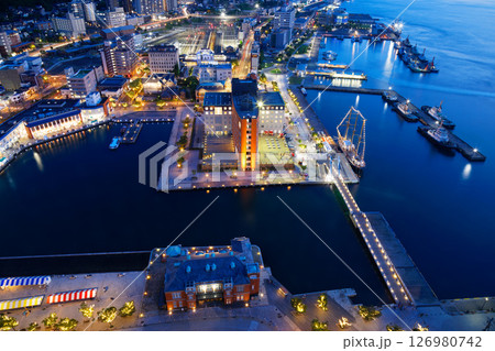 門司港レトロ展望室からの夕景　夜景　日本新三大夜景 126980742